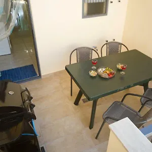 sliema-duplex-1-bedroom-apartment-with-2-bathrooms-sleep-4.hotelssaintjulians.com/